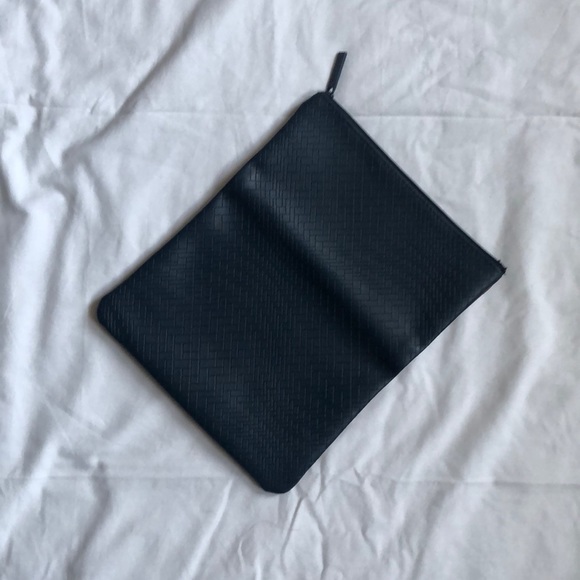 Mini toiletries bag, Cole Haan for American Airlines, Blue & Tan - Picture 3 of 7